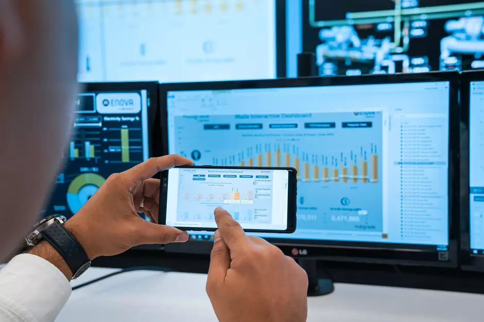 Ordinateur et smartphone